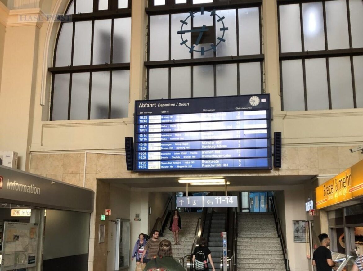 Abfahrttafel Hauptbahnhof Osnabrück (Archivbild)