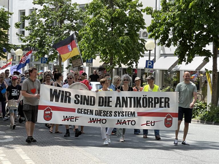 Versuchen Rechte die Corona-Demo im Schlossgarten zu übernehmen?