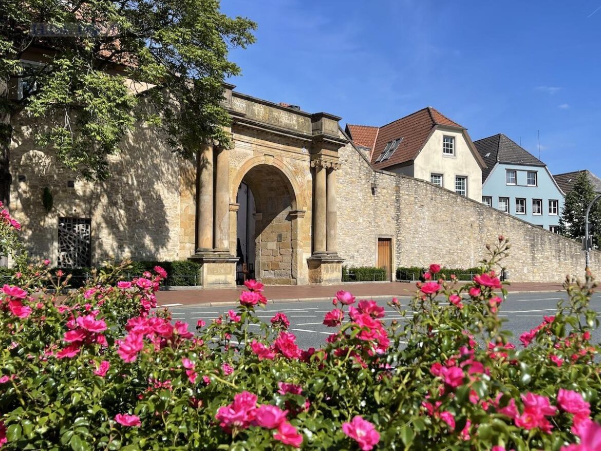 Heger Tor in Osnabrück im Sommer