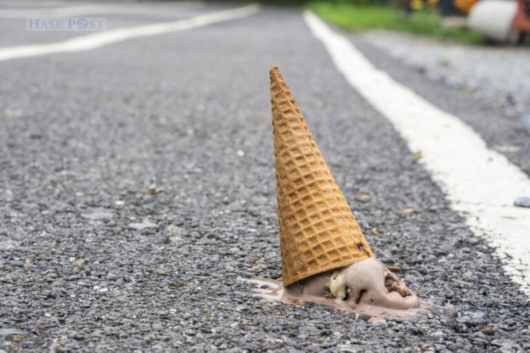 Eiscreme auf dem Boden