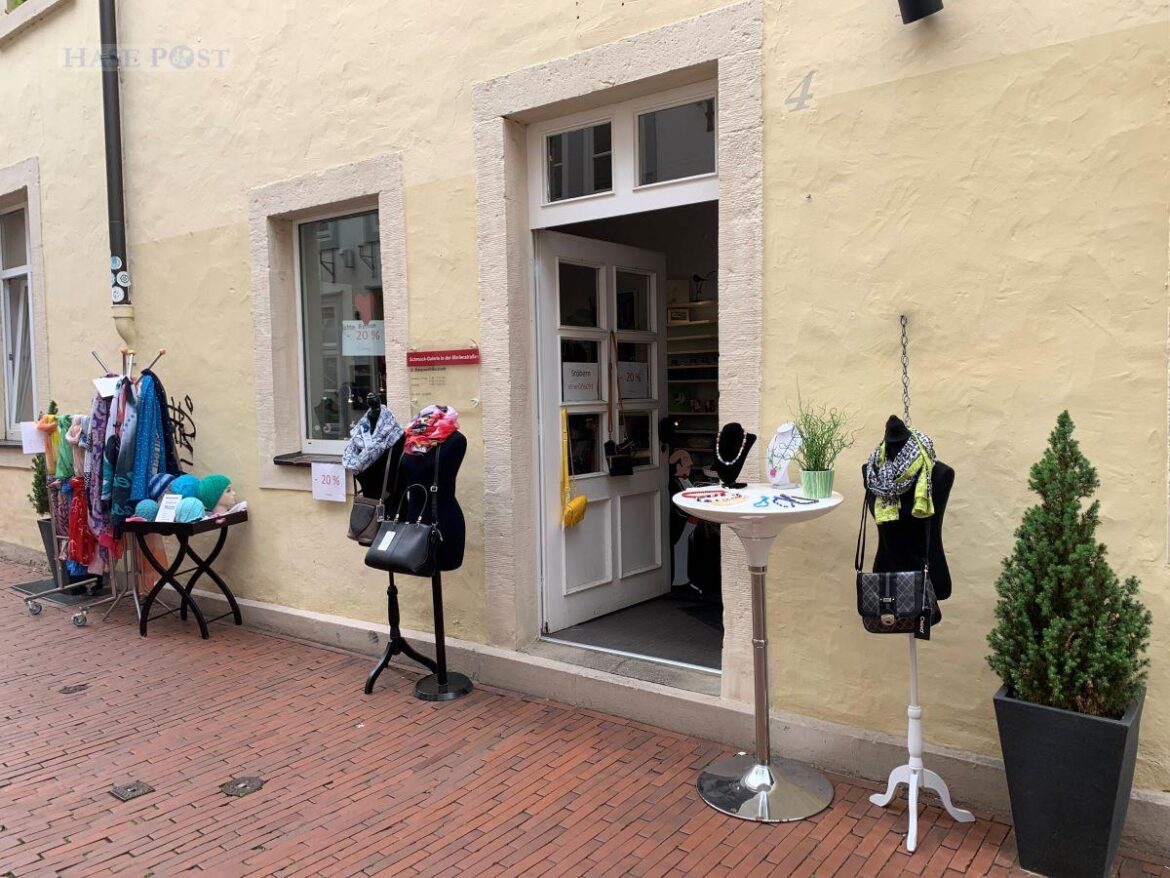 Bei der Schmuck-Galerie in der Marienstraße ist noch bis Samstag (2. Juli) Räumungsverkauf. / Foto: Schweer