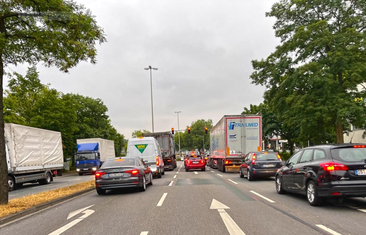 Stau auf der Pagenstecherstraße, Osnabrück, Foto: Pohlmann