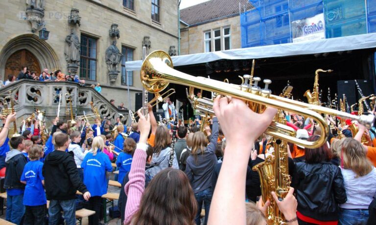 Der "Osnabrücker Samstag" bringt den "Tag der Musik" zum Rathaus Osnabrück. / Foto: Angela von Brill