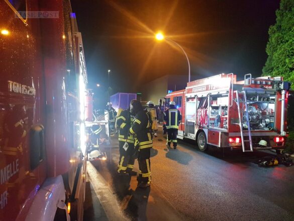 Feuer in Gewerbehalle in Melle – War Blitzeinschlag der Auslöser?