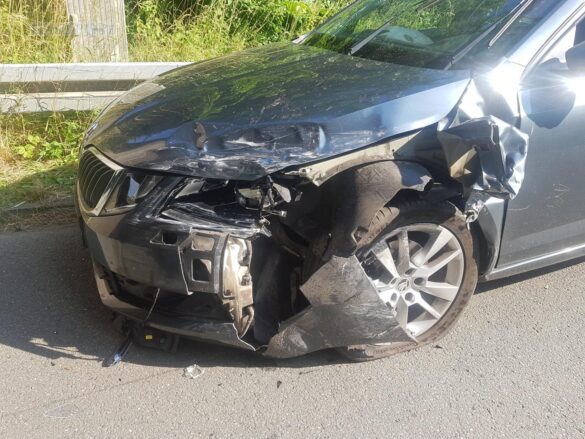 Engstelle: Zwei PKW prallen in Melle zusammen