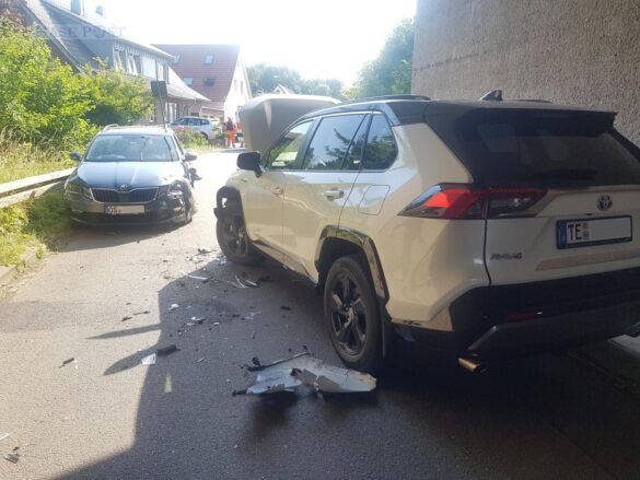 Engstelle: Zwei PKW prallen in Melle zusammen