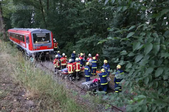 Feuerwehr und THW üben Zugunfall mit 40 Fahrgästen in Ankum