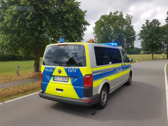 Eine Person schwer verletzt – Motorrad und Auto stoßen in Osnabrück zusammen