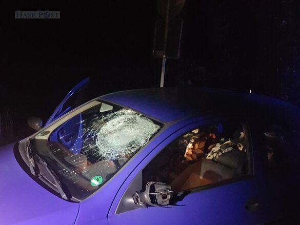 Tranporter kracht ins Heck eines Kleinwagens auf der Autobahn A1 Tranporter kracht ins Heck eines Kleinwagens auf der Autobahn A1