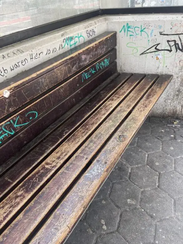 Bussteig A2 (vorher)