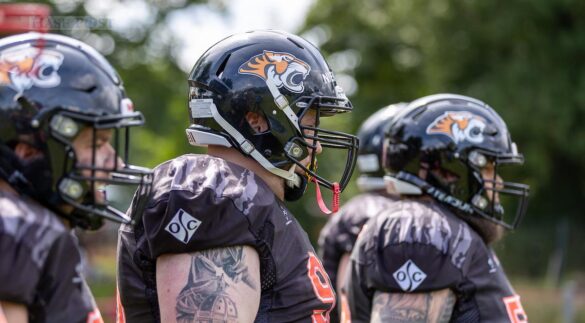 Die Osnabrück Tigers schlagen die Hannover Stampeders mit 49:7 / Foto: Dieter Reinhard