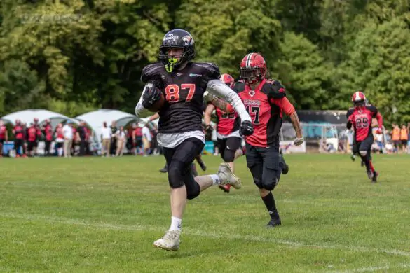 Die Osnabrück Tigers schlagen die Hannover Stampeders mit 49:7 / Foto: Dieter Reinhard