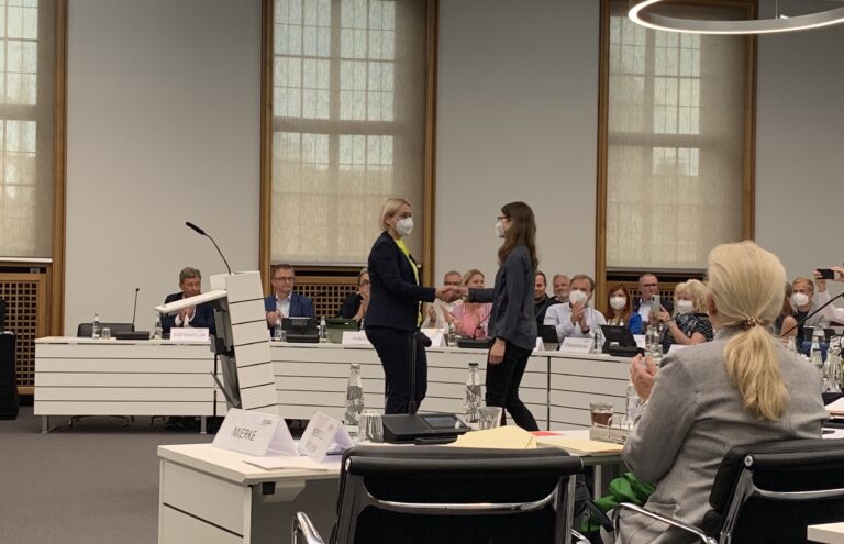 Wechsel bei den Grünen im Stadtrat: Lotta Koch geht, Sarah Schaer rückt nach