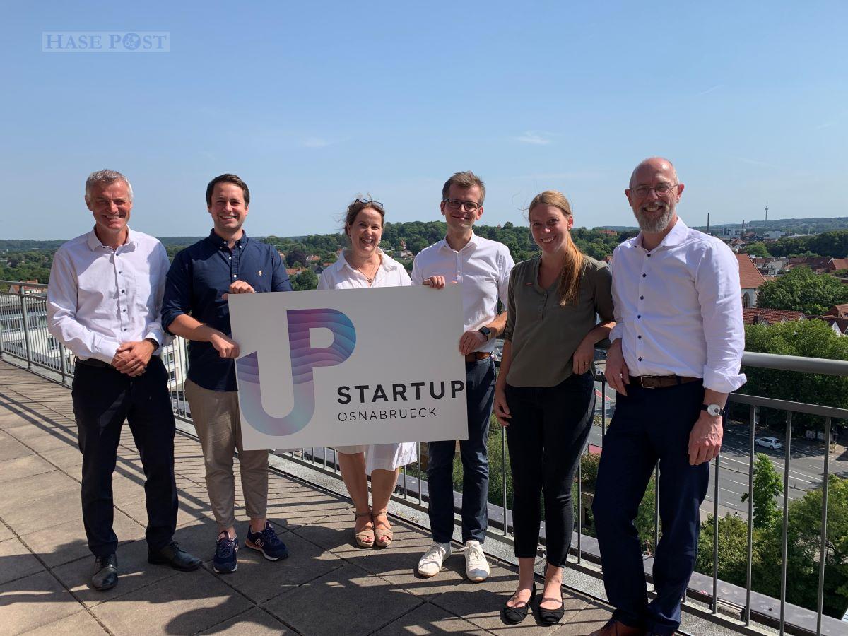 (von links) Ralf Minning Geschäftsführer WFO, Niklas Schwichenberg Projektleiter MACHakademie, Prof. Dr. Karin Schnitker der Hochschule Osnabrück,Lars Brendler Projektleiter Start Up Osnabrück und Annika Hörnschemeyer IHK Osnabrück und Frank Hesse IHK Osnabrück - Emsland - Grafschaft Bentheim. / Foto: Schweer