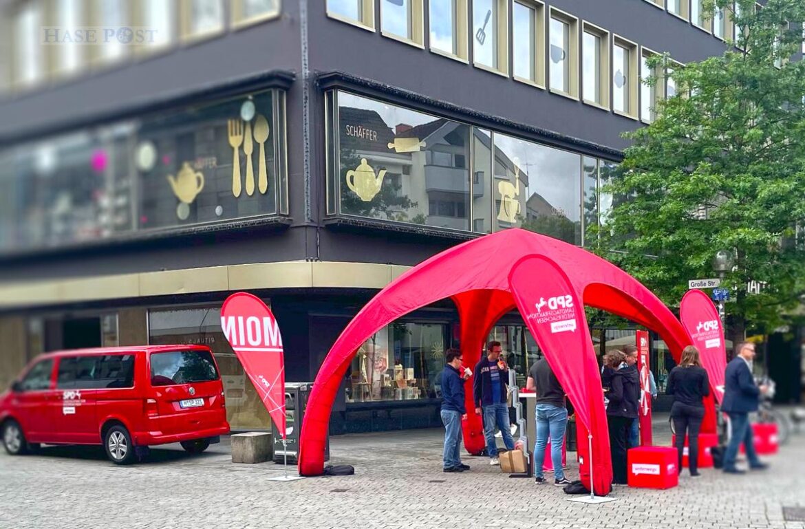 SPD Wahlkampf mit Auto in der Osnabrücker Fußgängerzone