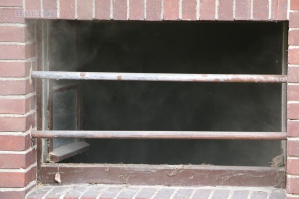 Kellerbrand in der Parkstraße, Berufsfeuerwehr und Freiwillige Feuerwehr im Einsatz