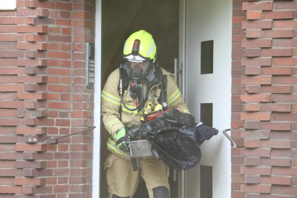 Kellerbrand in der Parkstraße, Berufsfeuerwehr und Freiwillige Feuerwehr im Einsatz