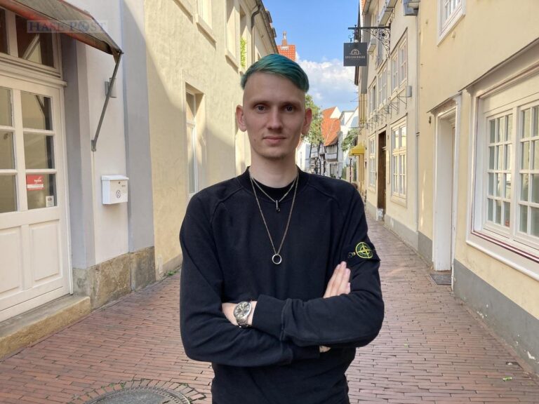 René Lukas Krüger provoziert gerne mit seiner Kunst. / Foto: Schulte