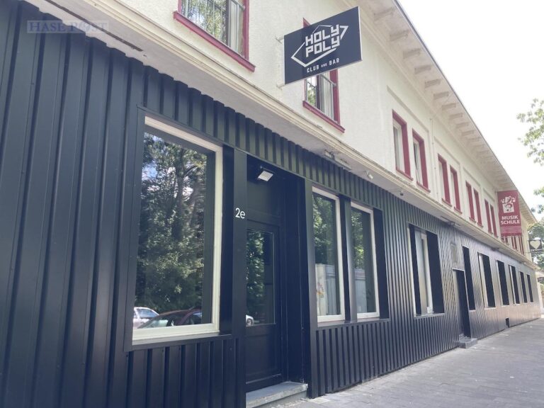 Holy Poly an der Dammstraße