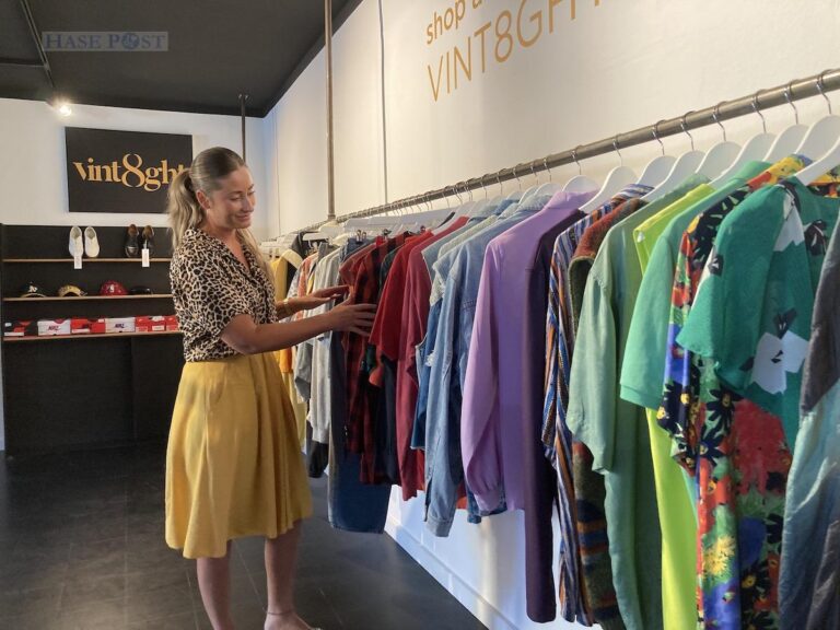 Darja Rhein shoppt am liebsten selbst Vintage, ihr Outfit ist auch komplett Second Hand. / Foto: Schulte