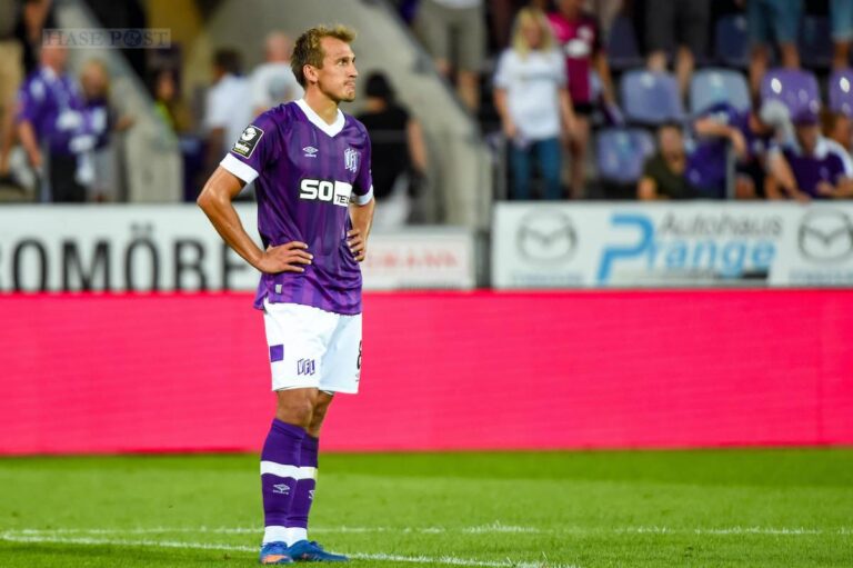 Robert Tesche (VfL Osnabrück) ist enttäuscht, unzufrieden, niedergeschlagen nach dem Spiel der 3. Liga zwischen dem VfL Osnabrüeck und FC Ingolstadt 04. / Foto: IMAGO / PaetzelPress