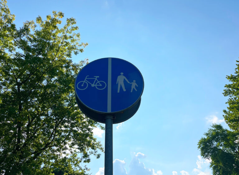Fußgängerweg (Symbolbild) in Westerberg