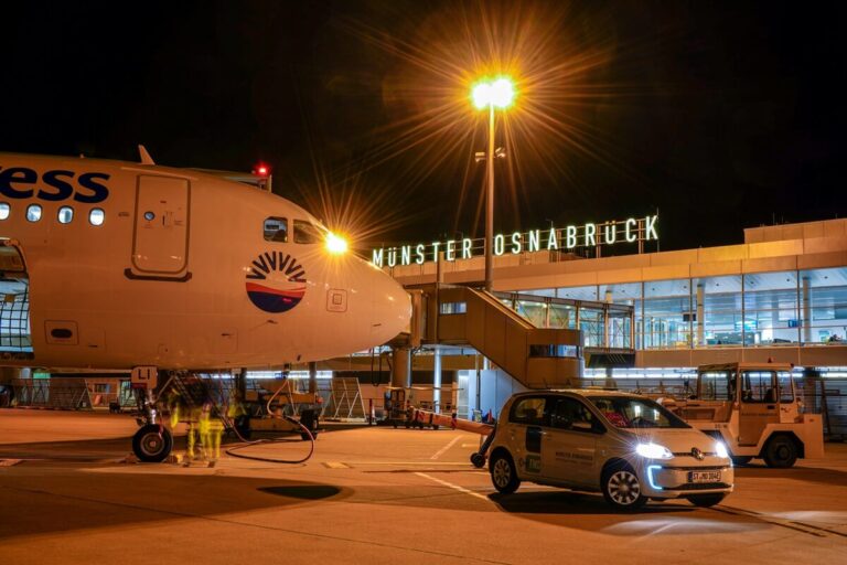 Rollfeld des FMO bei Nacht / Foto: FMO