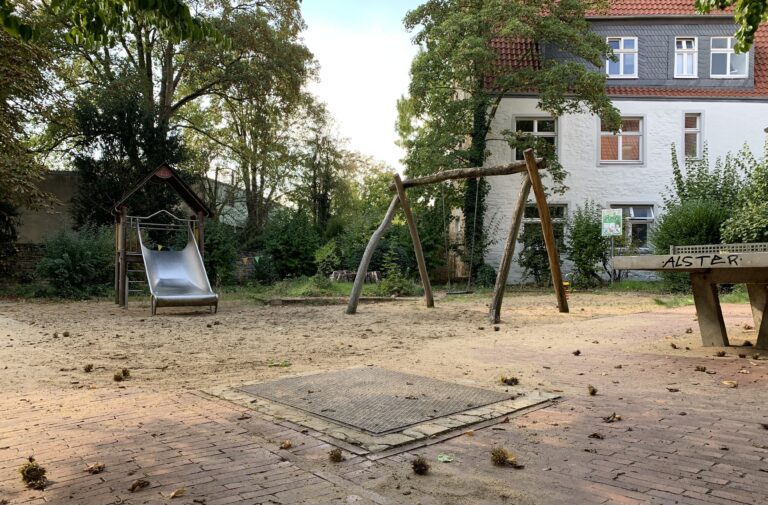 (Archivbild) Alter Altstadt-Spielplatz im September 2022 / Foto: Guss