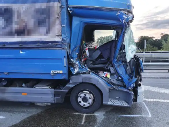 Unfall auf der Autobahn A1 – eine Person schwer, eventuell lebensgefährlich, verletzt