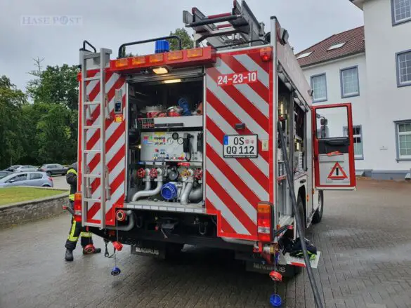 PKW-Brand unweit des Feuerwehrhauses in Georgsmarienhütte PKW-Brand unweit des Feuerwehrhauses in Georgsmarienhütte
