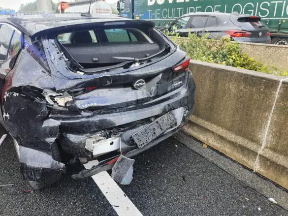 Unfälle bei Spurwechseln auf Autobahn A30 und Bundesstraße B68