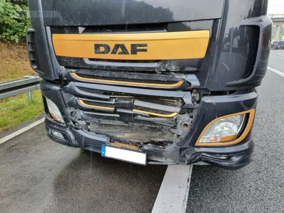 Unfälle bei Spurwechseln auf Autobahn A30 und Bundesstraße B68