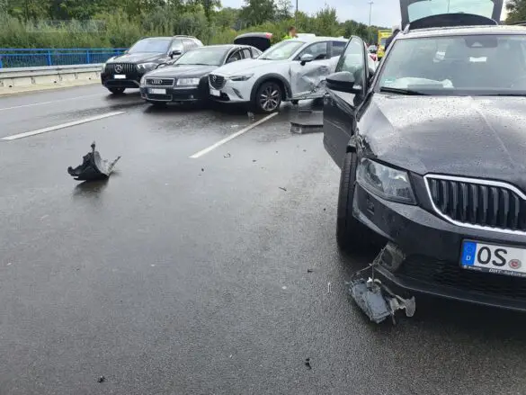 Unfälle bei Spurwechseln auf Autobahn A30 und Bundesstraße B68