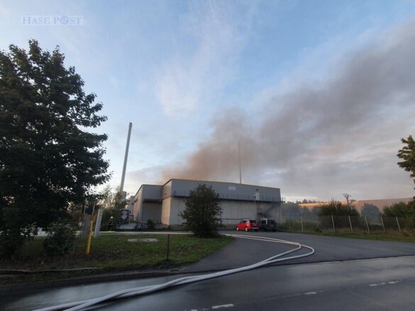 Großbrand in Osnabrück-Hafen: Recyclinghof am Fürstenauer Weg brennt