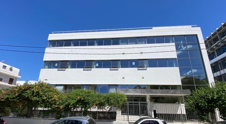 Der neue Auslandsstandort von KiKxxl in Athen ermöglicht einen Blick auf die Akropolis. / Foto: KiKxxl