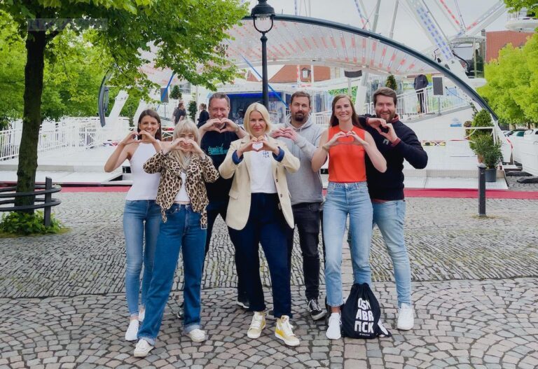 Haben ein Herz für Osnabrück (von links) Corinna Nießen und Meike Uhlenberg, Ingmar Bojes, Julia Determann und Frederik Glissmann mit Jennifer Schotter und Jakob J. Lübke. / Foto: Privat