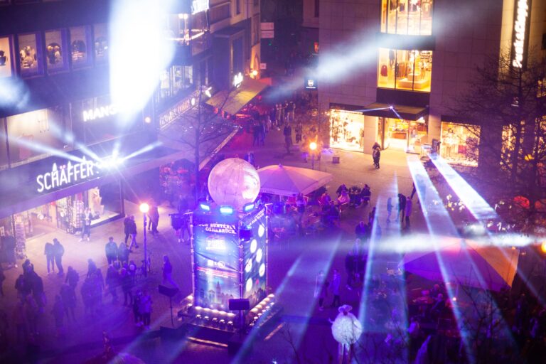 Moonlight Shopping am Nikolaiort / © Hussein