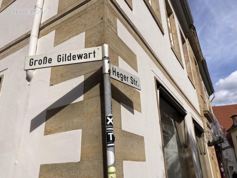 (Symbolbild) Straßenschilder in Osnabrück vielleicht bald mit Gorbatschow und Moses-Nussbaum bedruckt?
