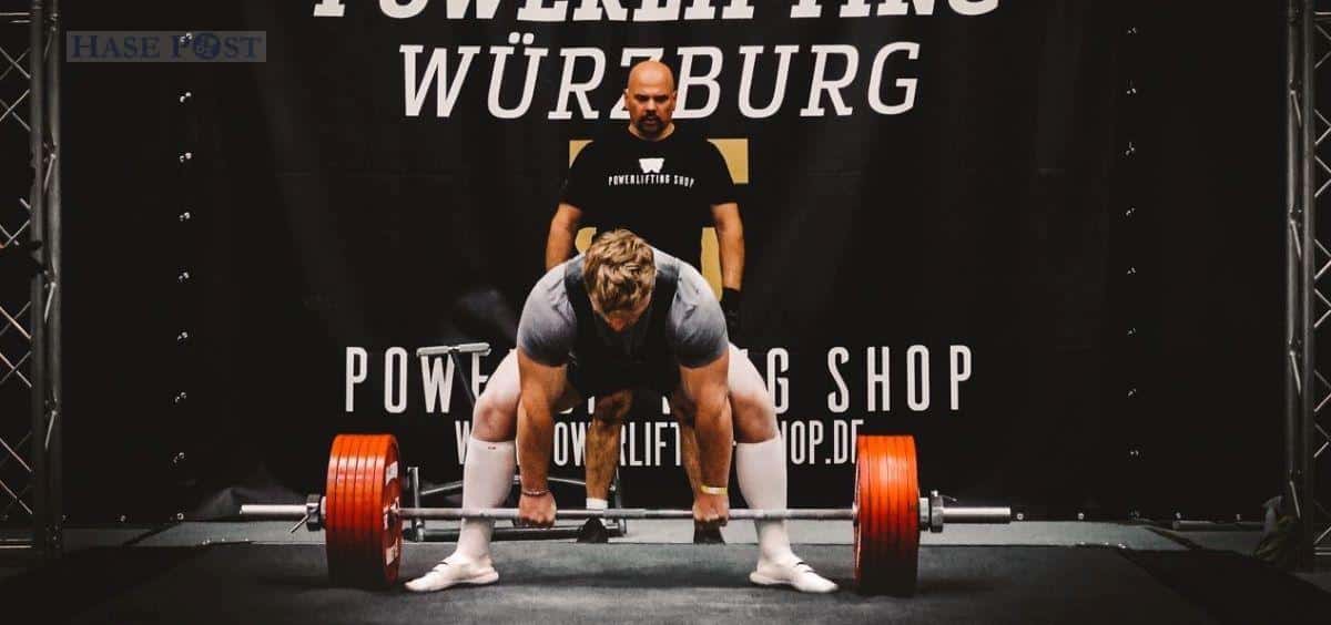 Jonah Wiendieck in der Disziplin "Kreuzheben" bei den Deutschen Powerlifting Meisterschaften. /Foto: Jonah Wiendieck