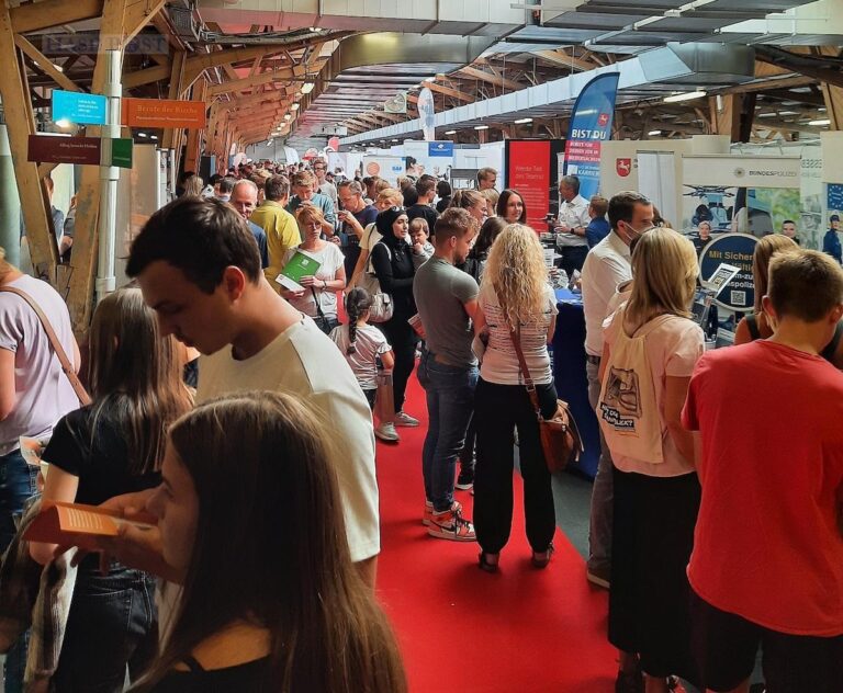 Großer Andrang bei der 11. ABI Zukunft in der Halle Gartlage. / Foto: JF MESSEKONZEPT