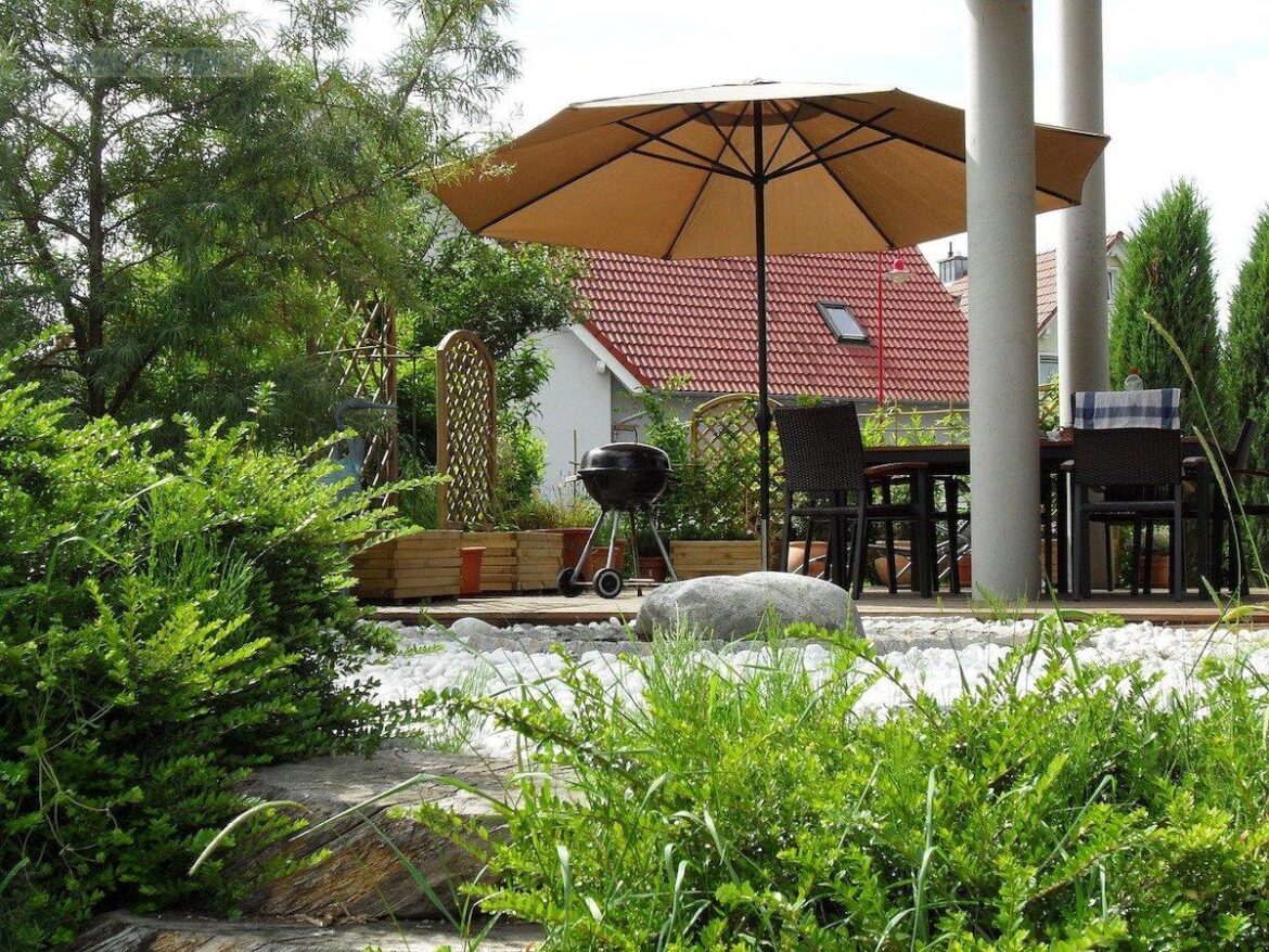 Die freie Zeit verbringen viele Menschen am liebsten auf der heimischen Terrasse