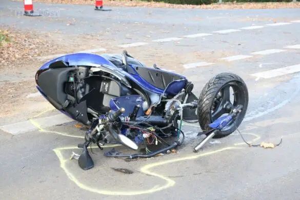 Zwei Schwerverletzte: Auto erfasst Motorroller in Hagen, PKW-Fahrer alkoholisiert