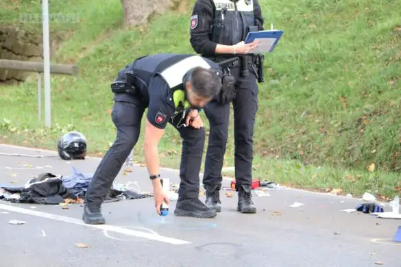 Zwei Schwerverletzte: Auto erfasst Motorroller in Hagen, PKW-Fahrer alkoholisiert