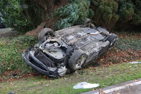 PKW überschlägt sich in Melle, junger Fahrer wird verletzt