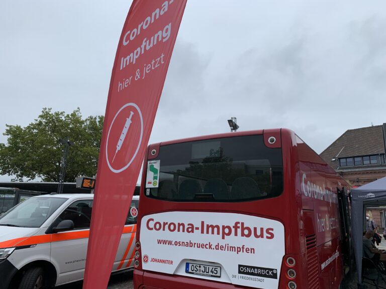 Corona-Impfbus am Hauptbahnhof / Foto: Guss