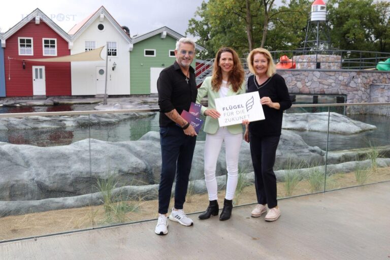 Sind in den letzten Vorbereitungen für die 4. Children’s Charity Gala „Flügel für die Zukunft“: John McGurk (1. Vorsitzender der John McGurk-Stiftung), Regine Stünkel (Moderatorin) sowie Heike Busemann (Projektverantwortliche Zoo Osnabrück). (v.l.n.r.) /Foto: Hanna Räckers