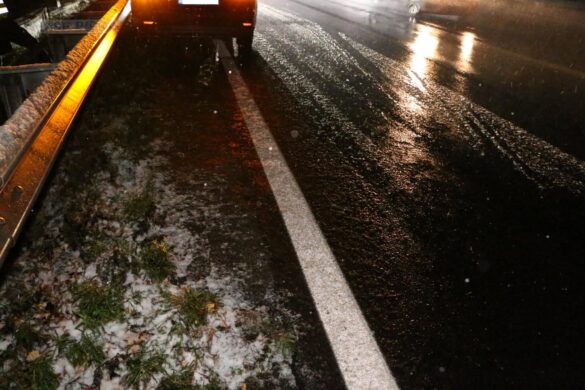Glätteunfälle auf der Autobahn A1, Karambolage mit fünf Autos auf der A33