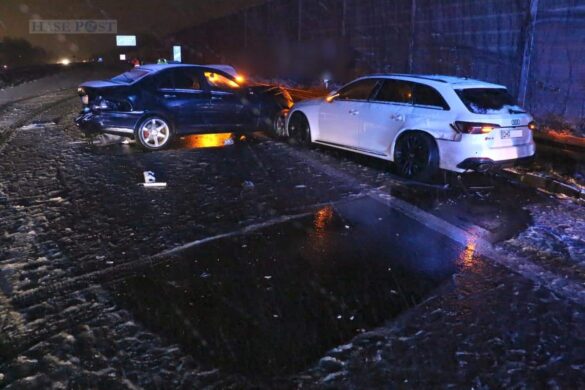 Glätteunfälle auf der Autobahn A1, Karambolage mit fünf Autos auf der A33