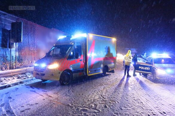 Glätteunfälle auf der Autobahn A1, Karambolage mit fünf Autos auf der A33