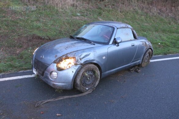 PKW überschlägt sich in Autobahnausfahrt der A33 bei Dissen PKW überschlägt sich in Autobahnausfahrt der A33 bei Dissen